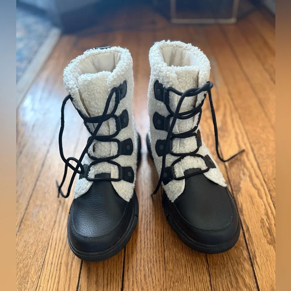 Sorel Women's Explorer II Joan Cozy Boots - Size 8.5
